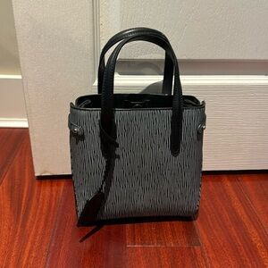 Women’s hand bag